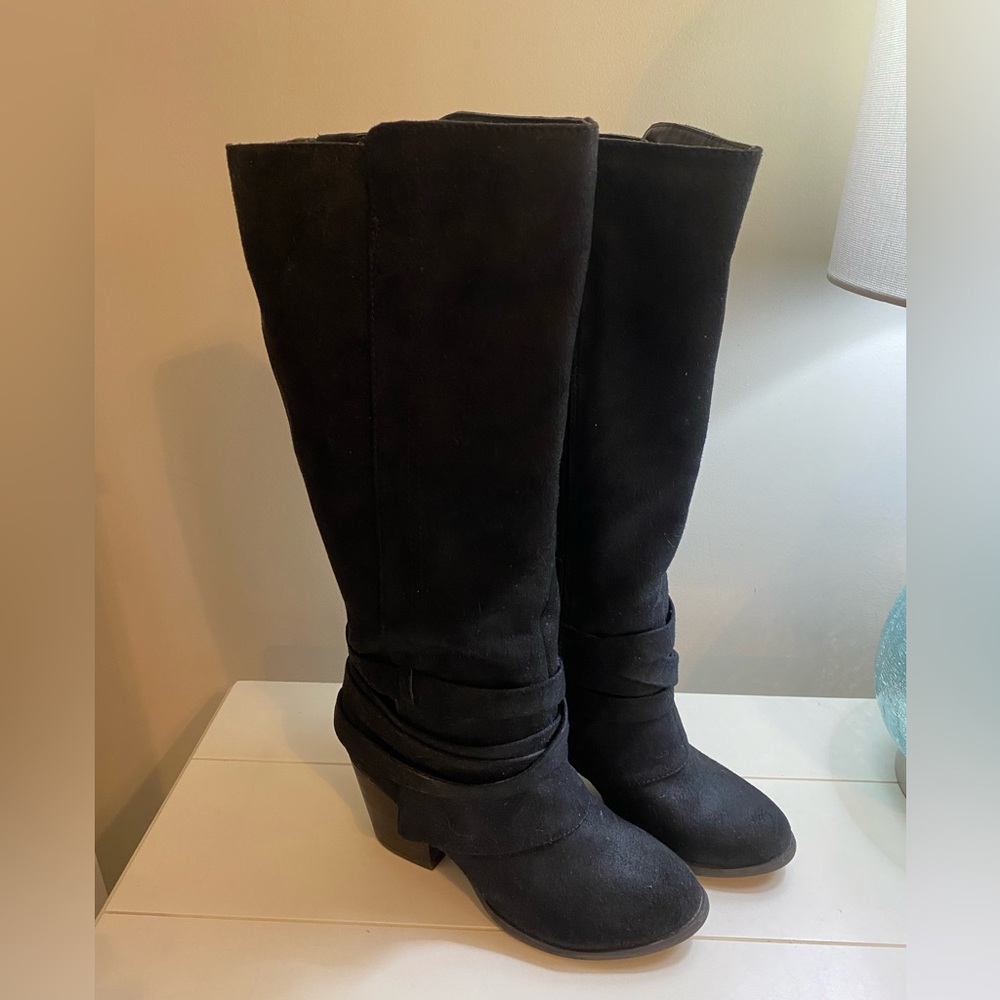 EUC. Super cute Fergalicious by Fergie boots